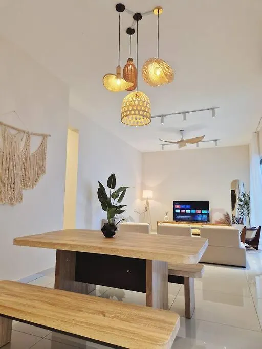 Апартаменты Modern Seaview & City Skyline 3 Rooms 6 Pax Джохор-Бару Малайзия