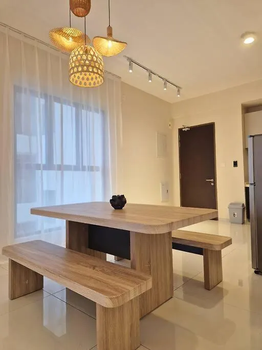 Апартаменты Modern Seaview & City Skyline 3 Rooms 6 Pax Джохор-Бару