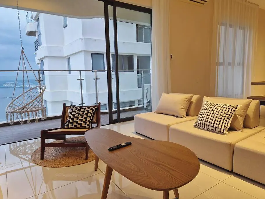 Modern Seaview & City Skyline 3 Rooms 6 Pax Джохор-Бару 0*,